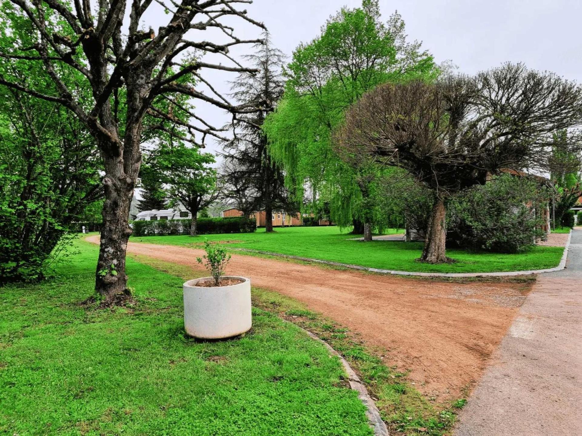 Camping De Charlieu - Mobile Home Esterno foto